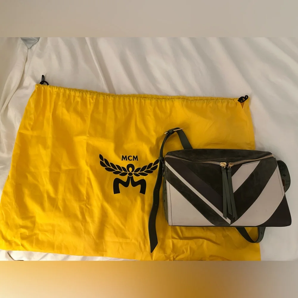 MCM Diamant 3D Shoulder Bag In Mega Herringbone Suede NWT - Picture 8 of 14